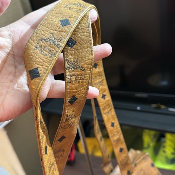 MCM Germany Shoppers Tote- Long Handle - Picture 3 of 16